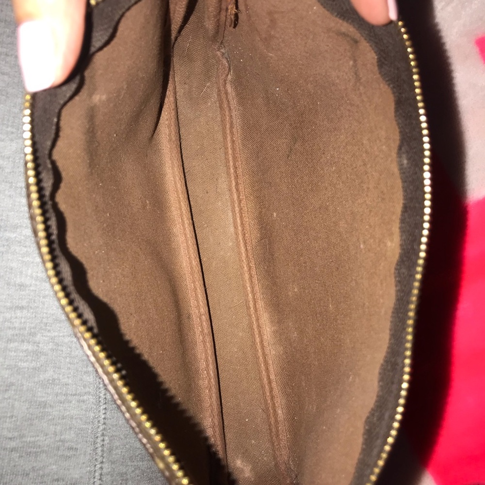 🎀AUTHENTIC Louis Vuitton pochette🎀 - Picture 6 of 7